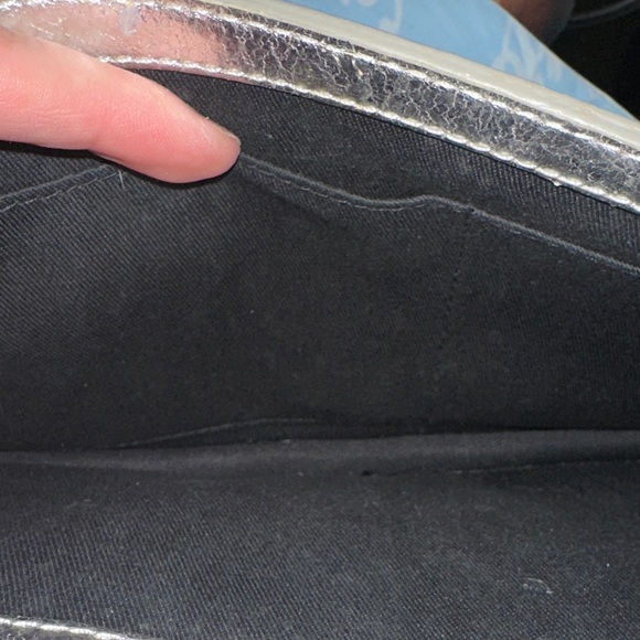 Alexander McQueen silver leather clutch bag with a chain strap-COA included - Picture 13 of 15